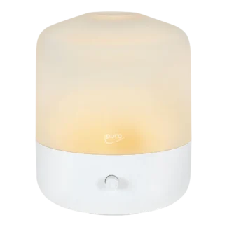 Le Diffuseur AIR SONIC ipuro est un diffuseur d'arômes électrique blanc avec une partie supérieure cylindrique givrée qui émet une douce lumière chaude. Sa base comporte un bouton d'alimentation et le nom de la marque "ipuro" imprimé sur la face avant.
