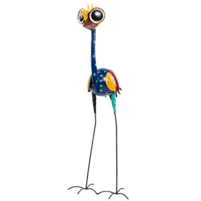 L'émeu Funky Up Metal Deco 90cm est une sculpture d'oiseau fantaisiste en métal avec de grands yeux, un long cou, de fines pattes et des ailes colorées. Principalement bleu avec des accents jaunes, rouges et sarcelles, cet émeu se tient debout sur des pieds courbés en fil de fer.