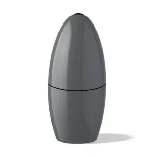 Le Rafraîchisseur vin WEGG, un contenant ovale, gris et élégant, se tient debout sur un fond blanc, mettant en valeur le design moderne et minimaliste de la bouteille.