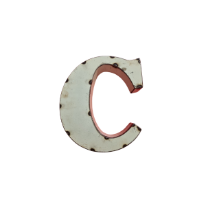 Une lettre métallique tridimensionnelle "A" de la collection Lettre A déco métal recyclé 15cm, avec une face blanche et des rivets visibles, est présentée sur un fond blanc uni.