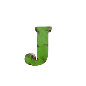 Lettre "J" verte, majuscule, avec des taches visibles et une texture légèrement usée, conçue pour compléter la Lettre A déco métal recyclé 15cm, isolée sur fond blanc.
