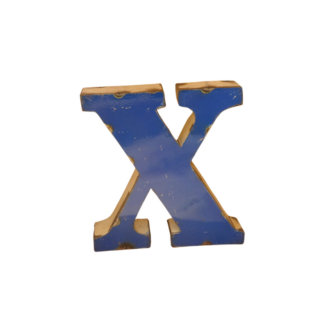 Lettre X déco métal recyclé 15cm, d'aspect rustique et légèrement usé, rappelant la décoration vintage, présentée sur un fond blanc uni.