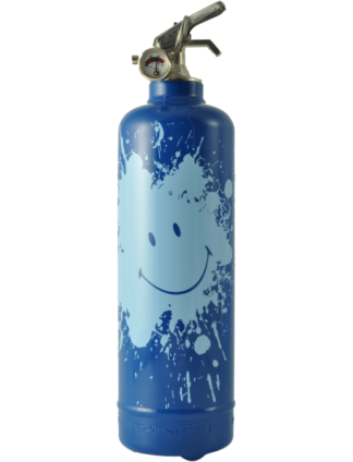 L'Extincteur Vin Rouge est un extincteur bleu de City Andernos, avec une grande éclaboussure de peinture bleu clair représentant un visage souriant et une jauge de pression près de la buse en haut.