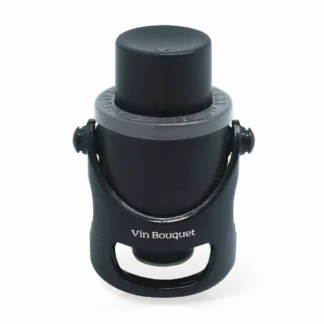 Bouchon conservateur cava champagne noir et gris avec bouchon à bouton poussoir, conçu pour conserver les bouteilles de vin ouvertes, sur fond blanc.