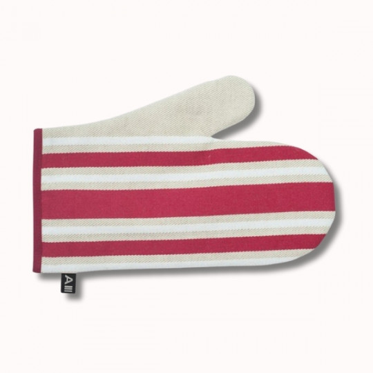 Le Moufle Cuisine (5 coloris) est un gant de cuisine en tissu à rayures horizontales rouges et blanches avec un pouce uni de couleur claire, présenté à plat sur un fond blanc.