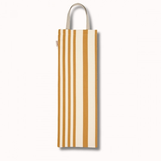 Le Sac a pain 62x21 cm (6 coloris) est un sac rectangulaire en tissu avec des rayures verticales beige et jaune moutarde et une poignée unique, présenté sur un fond clair uni.
