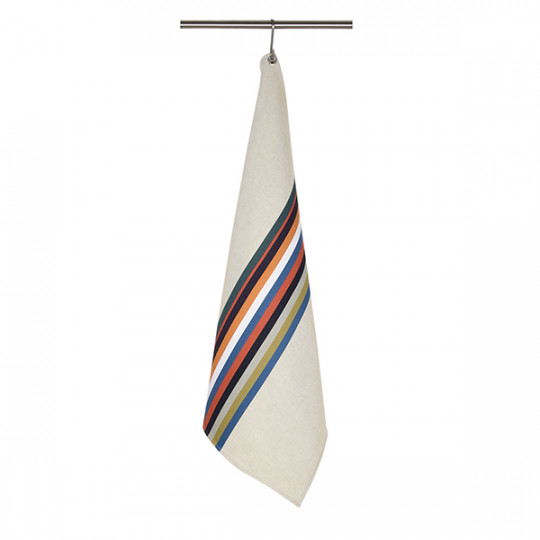 Le Torchon 70x53 (6 coloris) est une serviette de couleur crème avec des rayures diagonales noires, rouges, orange, bleu marine, bleu clair et vert olive, suspendues à une tige métallique sur un fond blanc.