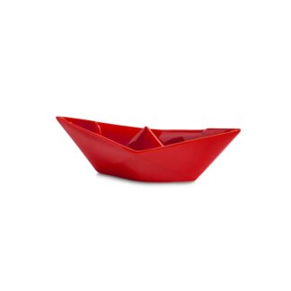 Un bol en céramique « Petit bateau origami décoratif Barchetta Piccola rouge », mesurant 21 cm et en forme de bateau en papier origami, est présenté sur un fond blanc uni.