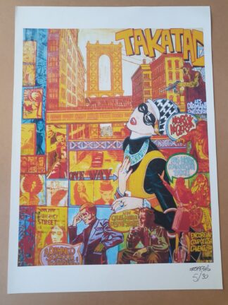 Lithographie de Marc Ferrero – Takatac – 50 × 70 cm : une affiche pop art pleine de dynamisme représentant une femme élégante portant des lunettes de soleil, avec un paysage urbain new-yorkais en arrière-plan. L'œuvre se caractérise par des lettrages audacieux, des personnages inspirés de la bande dessinée et des tons orange et jaune saisissants. Chaque tirage est numéroté individuellement et signé en bas.