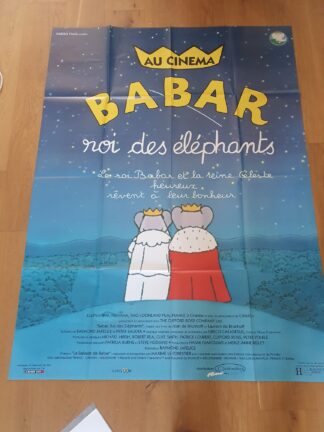 L'affiche de cinéma « Babar, roi des éléphants » – 120 × 162 cm – représente Babar et Céleste debout côte à côte sous un ciel étoilé ; tous deux coiffés d'une couronne et vêtus d'une cape, ils contemplent au loin une ville illuminée.