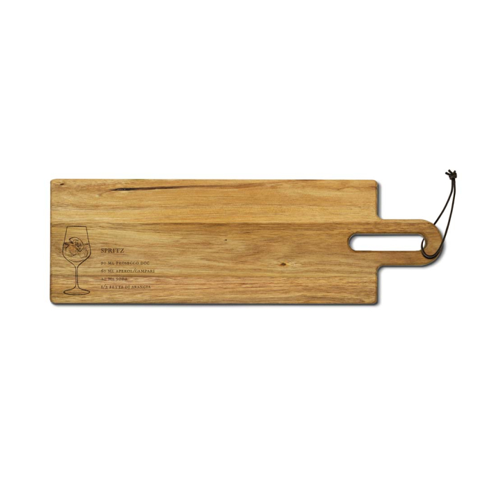 Planche à découper en bois d’acacia certifié FSC® de 50 cm, dotée d’une poignée avec une boucle en cuir, sur laquelle est gravée une recette de cocktail et ornée d’une illustration représentant un verre à vin sur le côté gauche.